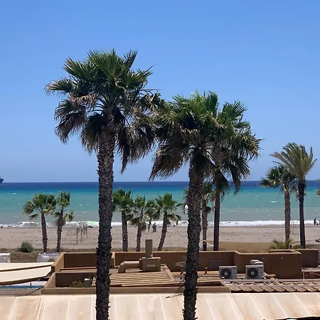 Vistas Al Mar Frente A La Playa